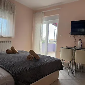 Viola Aparthotel